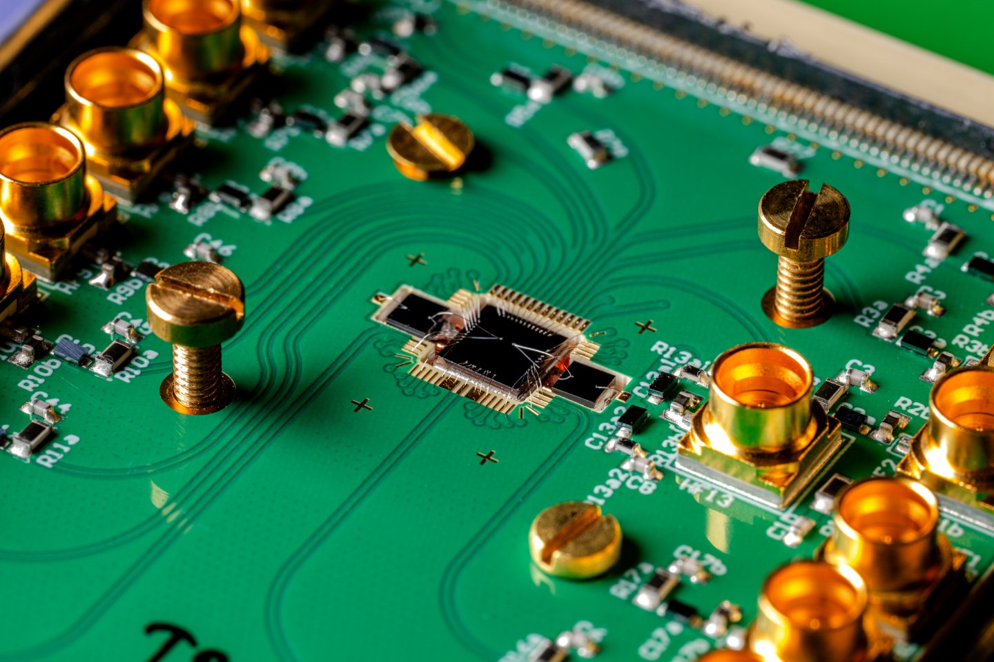 Equal1社、「アイルランド初」の画期的な量子コンピュータを発表