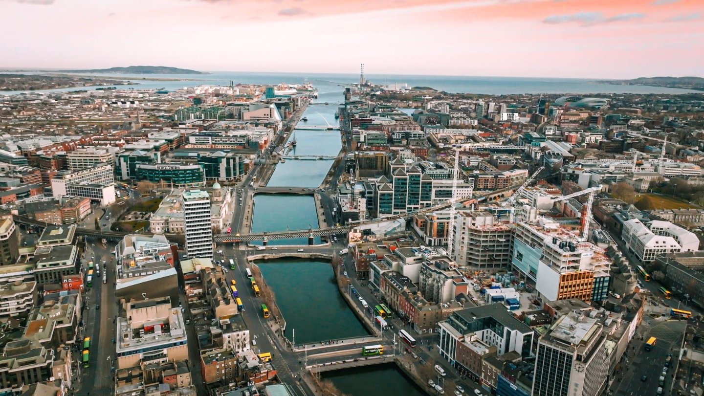 アイルランドが選ばれる理由：技術革新と投資に適した強い拠点